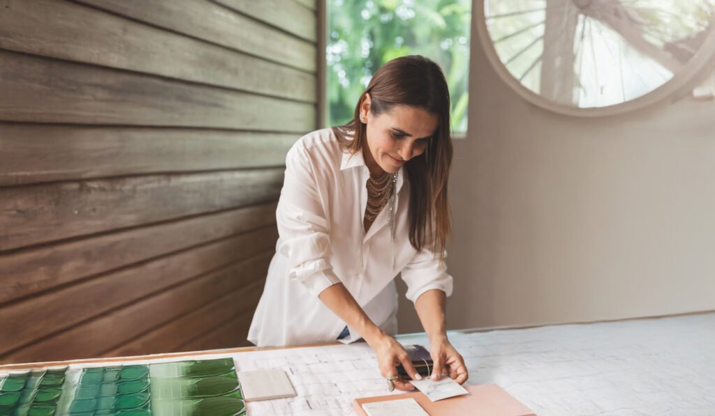 Yaira-atWork-Horz-Bg